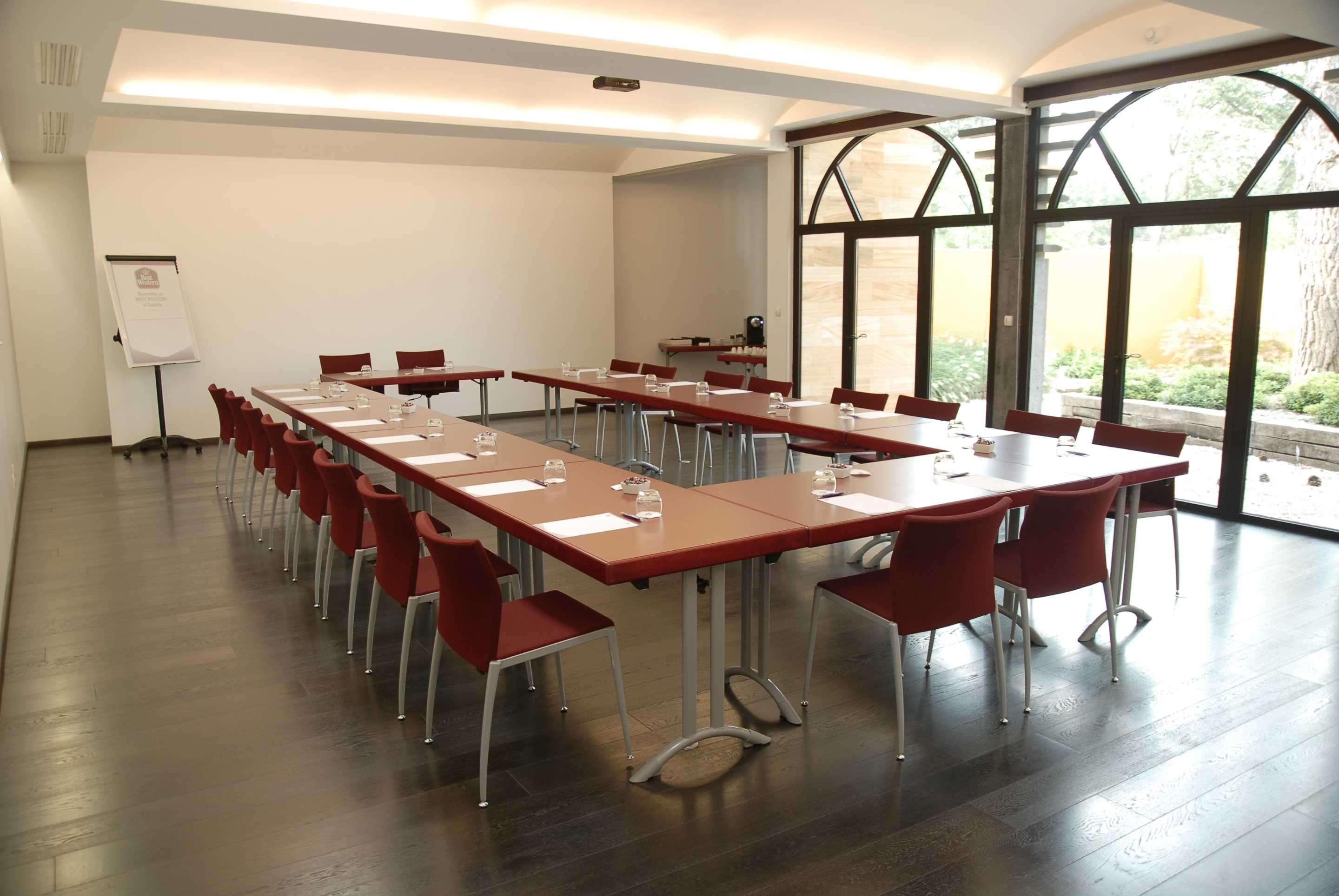Hotel Western Le Lavarin 4*